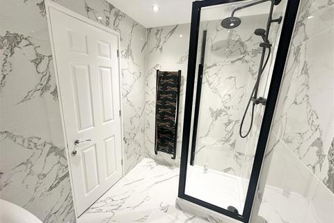 Flat 18, Booths Court Poplar Drive, Hutton, Brentwood, CM13 1YY