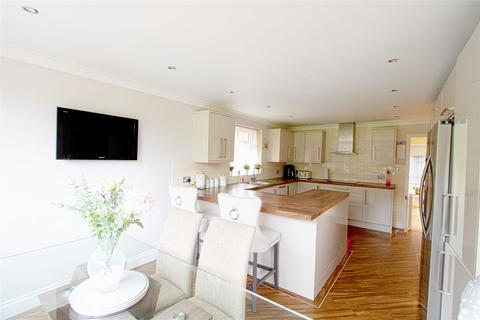 4 bedroom detached bungalow for sale, Crays Hill, Billericay CM11