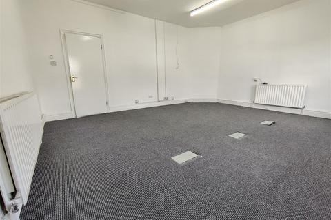 Office to rent, Bury New Road, Prestwich, Manchester