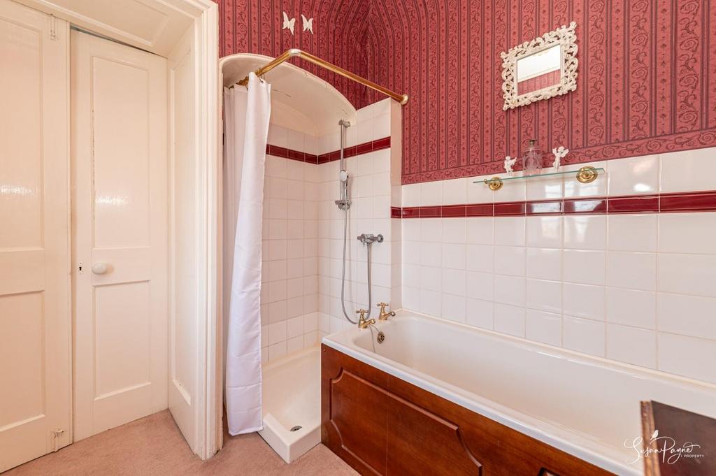 Ensuite