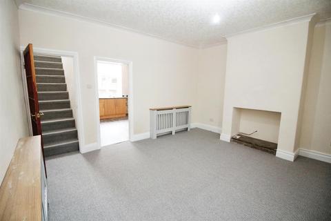 6 Summerset Place, Bradford, BD2 3AD