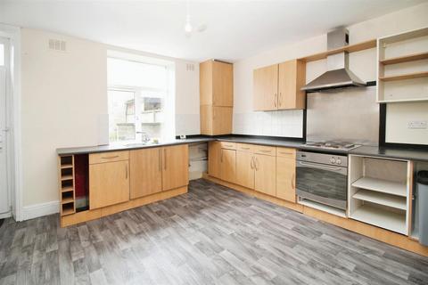 6 Summerset Place, Bradford, BD2 3AD