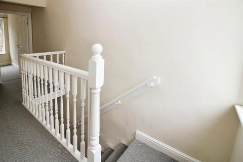 6 Summerset Place, Bradford, BD2 3AD