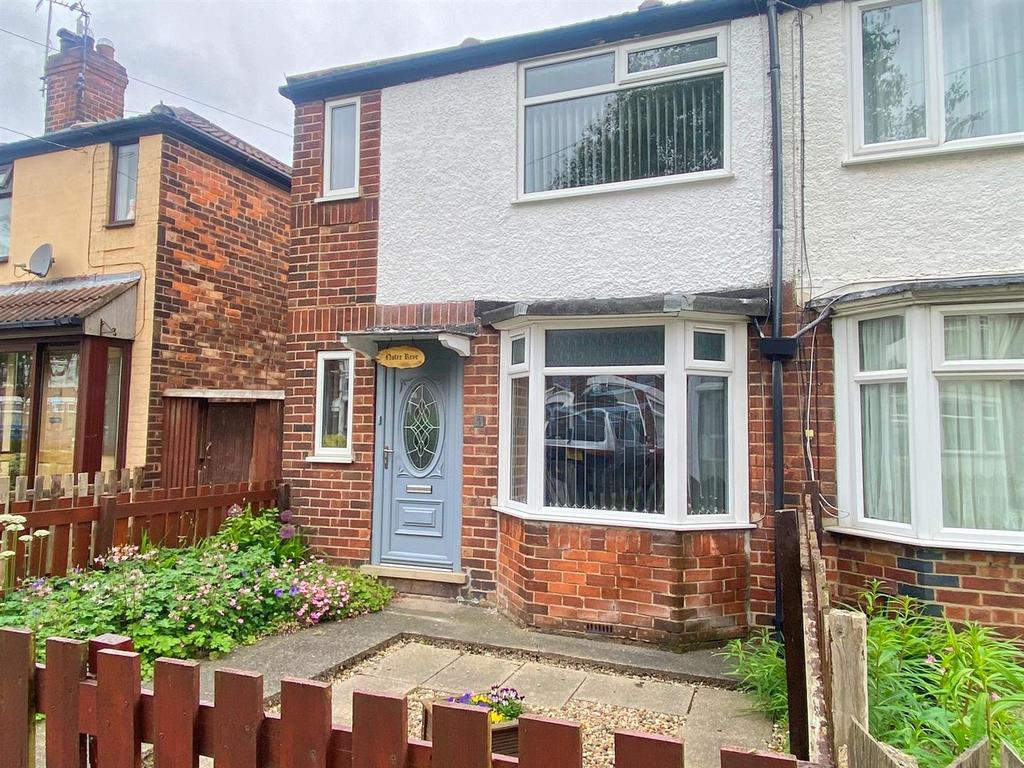 Huntley Drive, Hull 2 bed semidetached house for sale £126,500