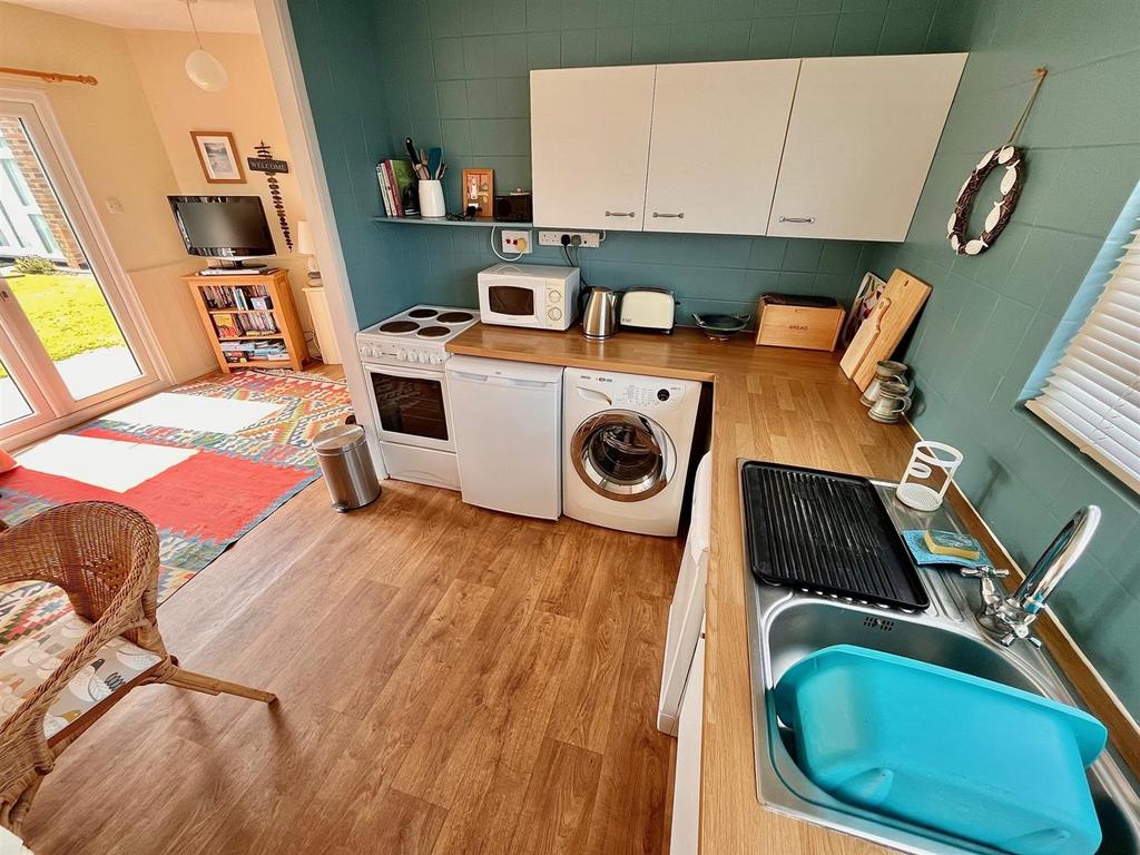 Kitchen/Dining Area