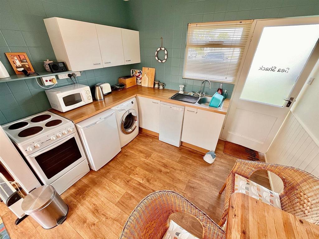 Kitchen/Dining Area