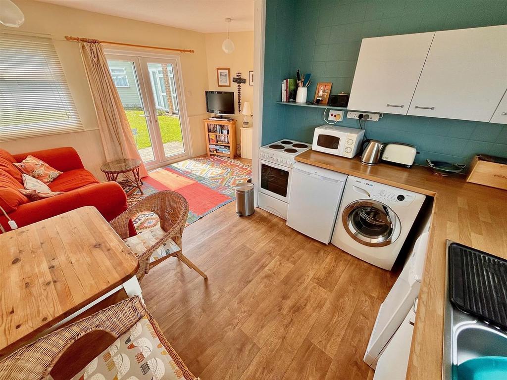 Kitchen/Dining Area