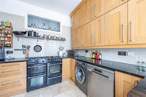 84 Valkyrie Road, Westcliff-on-sea, SS0 8AP