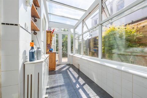 84 Valkyrie Road, Westcliff-on-sea, SS0 8AP