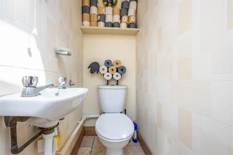 84 Valkyrie Road, Westcliff-on-sea, SS0 8AP
