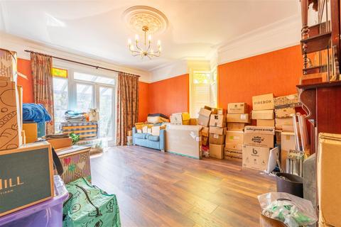 84 Valkyrie Road, Westcliff-on-sea, SS0 8AP