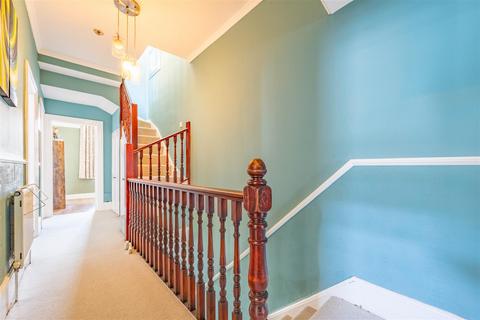 84 Valkyrie Road, Westcliff-on-sea, SS0 8AP