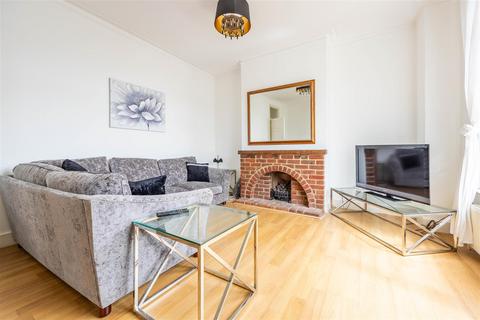 2 bedroom apartment for sale, FINCHLEY ROAD, Westcliff-On-Sea