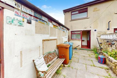 2 bedroom end of terrace house for sale, The Close, Skipton