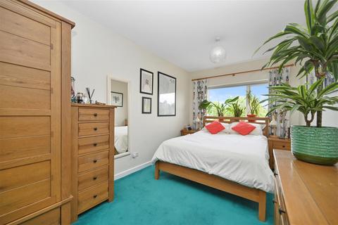 7 Billing View, Rawdon, Leeds, LS19 6PR