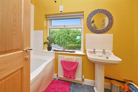 7 Billing View, Rawdon, Leeds, LS19 6PR