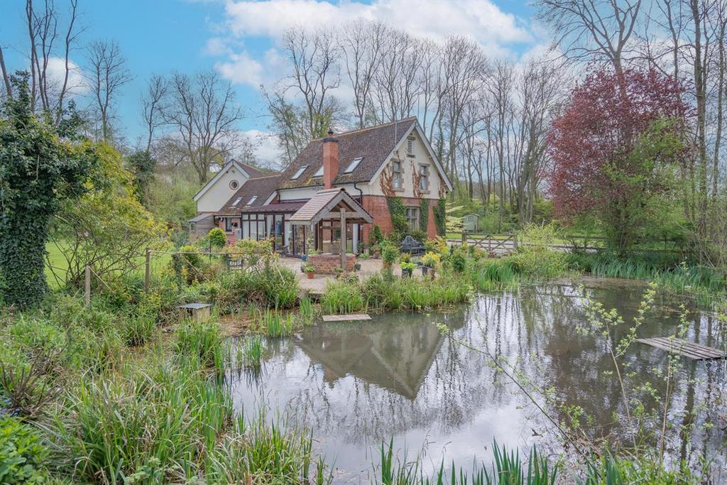 Massington Lodge, Eastnor, Ledbury... 3 bed detached house for sale £
