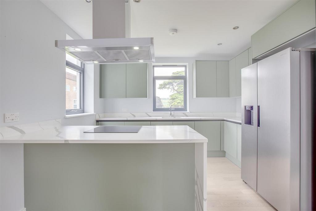 Maplefox Cottage, Wycombe Road, HP14 4 EG-13.jpg