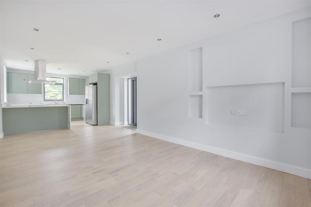 Maplefox Cottage, Wycombe Road, HP14 4 EG-10.jpg