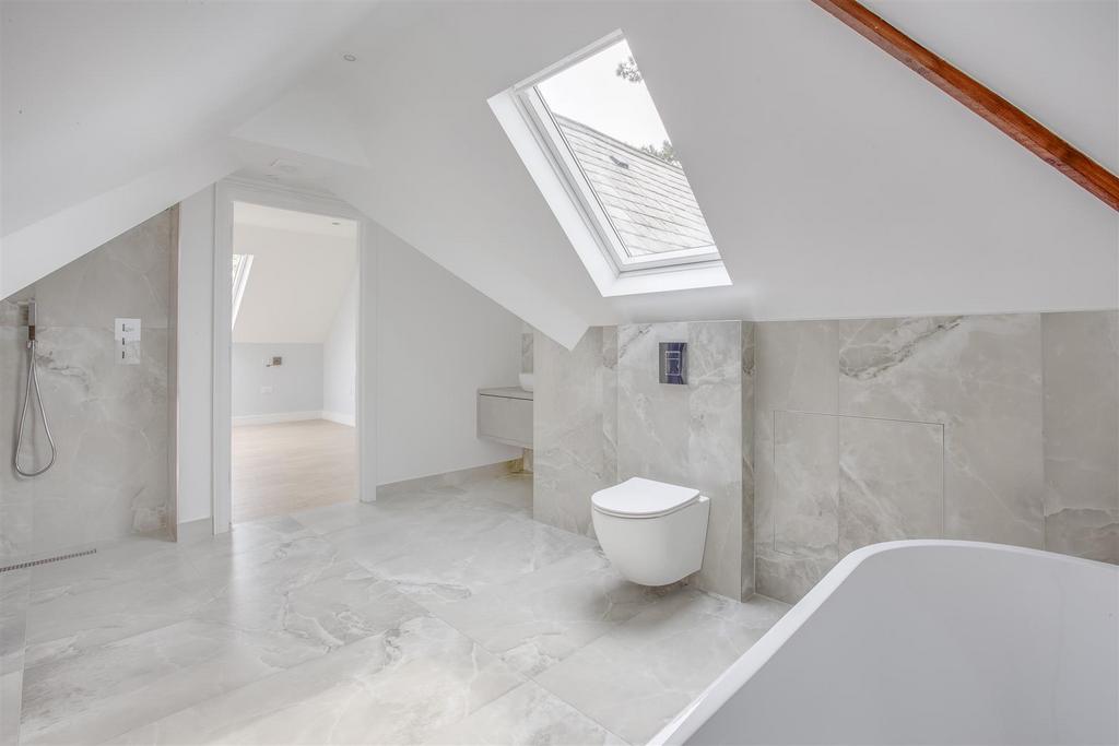 Maplefox Cottage, Wycombe Road, HP14 4 EG-6.jpg
