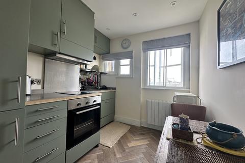 Studio for sale, POWIS SQUARE