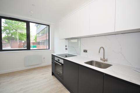 2 bedroom apartment to rent, Station Road Redhill RH1