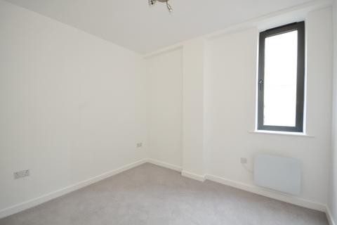 2 bedroom apartment to rent, Station Road Redhill RH1