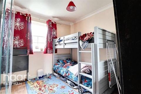 2 bedroom flat to rent, Queensbury Place - Manor Park - E6