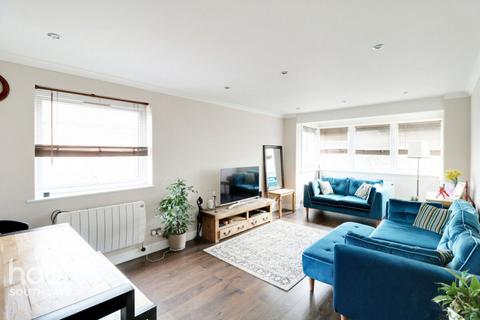 2 bedroom apartment for sale, Grovebury Court, London