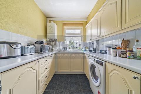 1 bedroom flat for sale, Leverholme Gardens, Mottingham, SE9