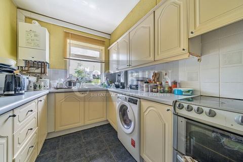 1 bedroom flat for sale, Leverholme Gardens, Mottingham, SE9