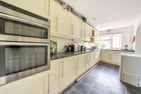 4 Ashenden Road, Guildford, GU2 7UU