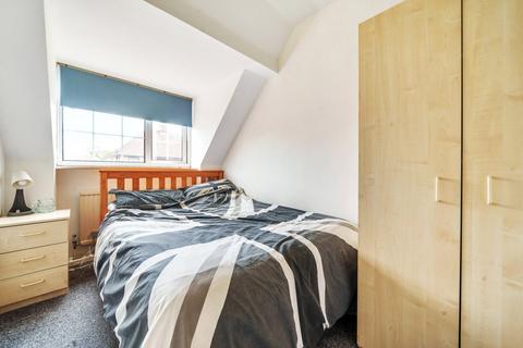 4 Ashenden Road, Guildford, GU2 7UU