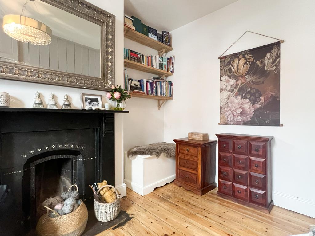 34 Stanhope Street   living room