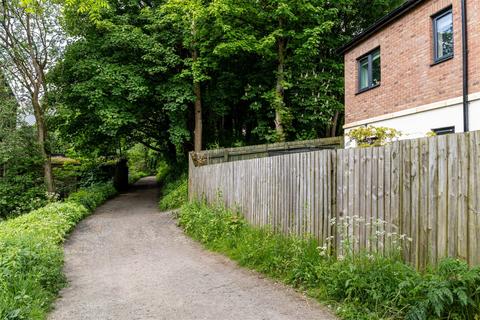 2 bedroom end of terrace house for sale, Bakestones Avenue, Delph, Saddleworth