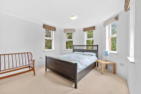 2 bedroom apartment for sale, Baker Street, Weybridge, KT13