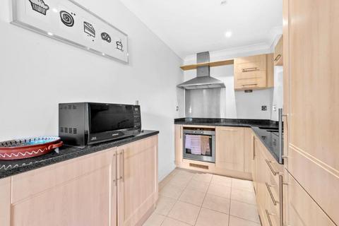 2 bedroom apartment for sale, Baker Street, Weybridge, KT13