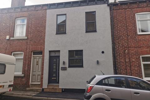 4 bedroom terraced house to rent, Assembly Street, Normanton, West Yorkshire, WF6