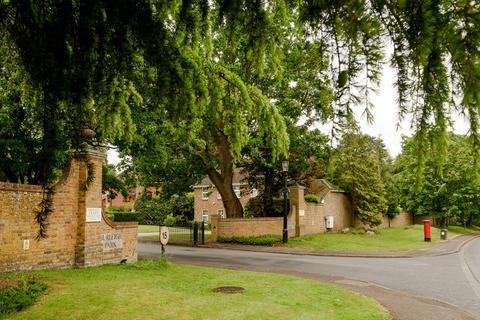 24 Burleigh Park, Cobham, KT11 2DU
