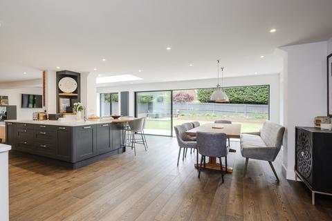 24 Burleigh Park, Cobham, KT11 2DU