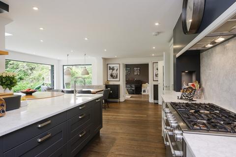 24 Burleigh Park, Cobham, KT11 2DU