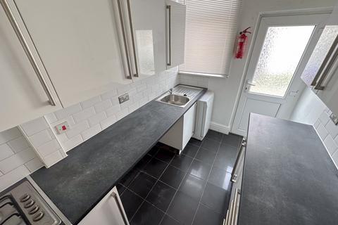 3 bedroom house to rent, Brookdale Road, L15 3JF,