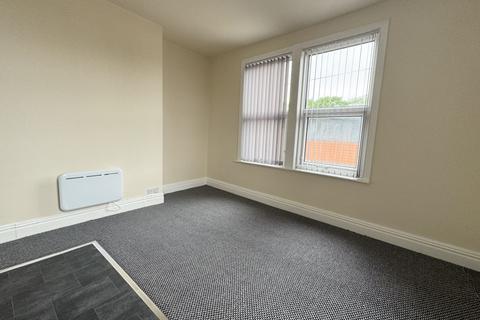 Studio to rent, 2 Fairford Avenue, Leeds, West Yorkshire, LS11