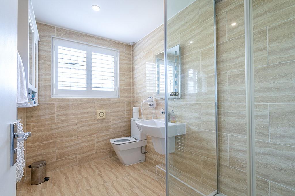 Bedroom Five Ensuite