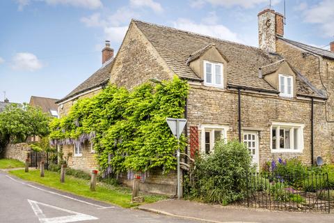 3 bedroom cottage for sale, Main Street, Over Norton