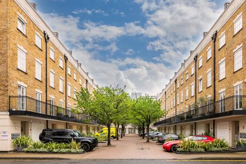 4 bedroom flat for sale, Admiral Court, London