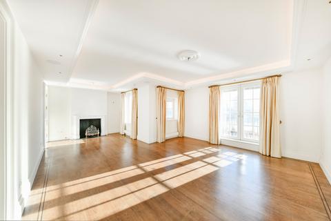 4 bedroom flat for sale, Admiral Court, Chelsea, London