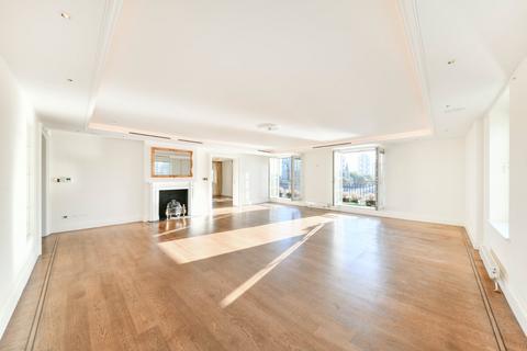 4 bedroom flat for sale, Admiral Court, Chelsea, London