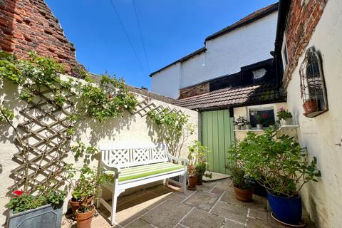 2 bedroom terraced house for sale, Middle Street, Deal, Kent, CT14