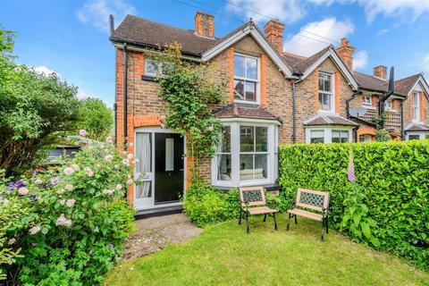 3 bedroom end of terrace house for sale, Doods Road, Reigate RH2